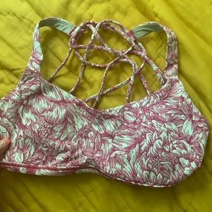 Lulu lemon size 4 sports bra